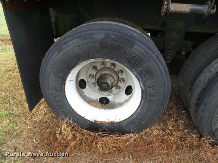 image for item DB7061 1977 Dorsey flatbed trailer