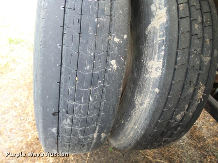 image for item DB7061 1977 Dorsey flatbed trailer