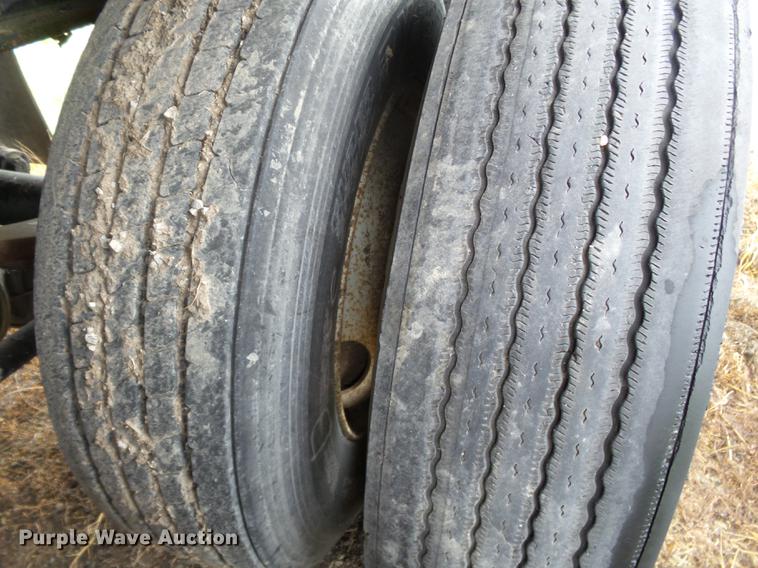 image for item DB7061 1977 Dorsey flatbed trailer