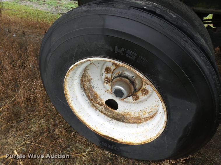 image for item DB7061 1977 Dorsey flatbed trailer