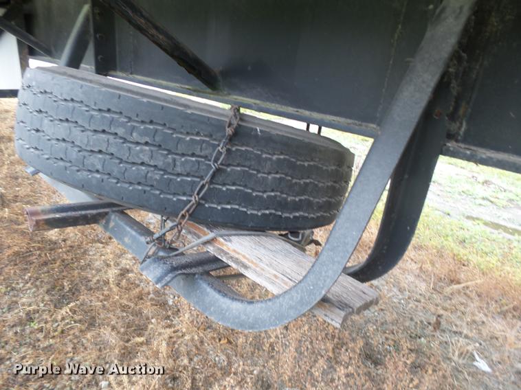 image for item DB7061 1977 Dorsey flatbed trailer