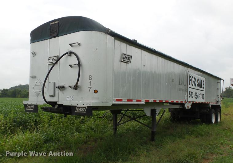 image for item DB7062 2005 East Gennis end dump trailer