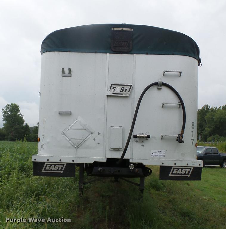 image for item DB7062 2005 East Gennis end dump trailer
