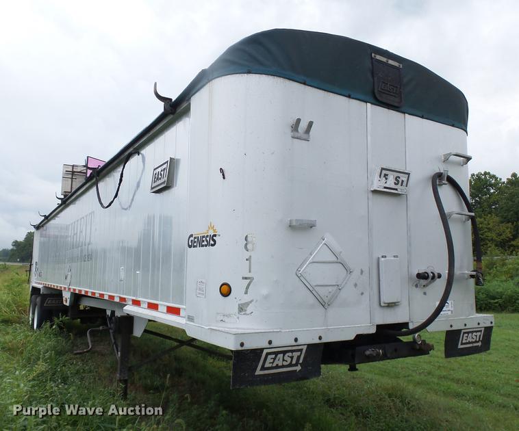 image for item DB7062 2005 East Gennis end dump trailer