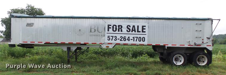 image for item DB7062 2005 East Gennis end dump trailer