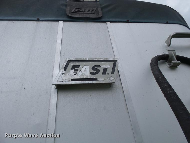 image for item DB7062 2005 East Gennis end dump trailer