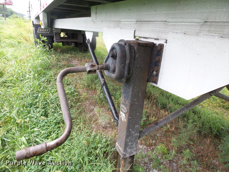 image for item DB7062 2005 East Gennis end dump trailer