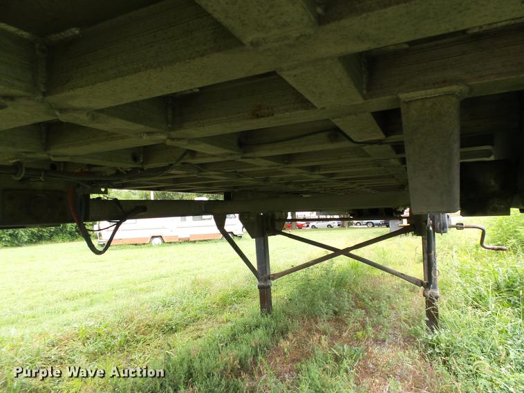 image for item DB7062 2005 East Gennis end dump trailer