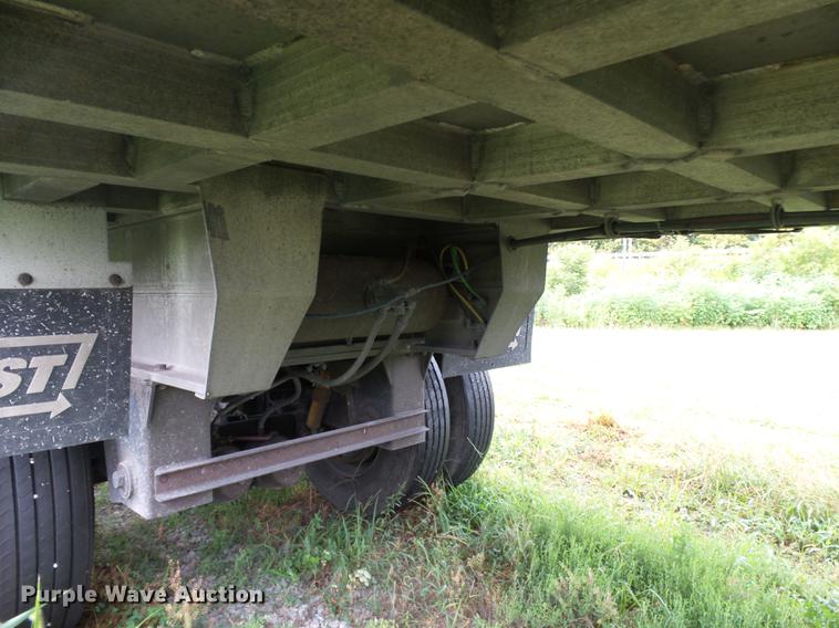 image for item DB7062 2005 East Gennis end dump trailer