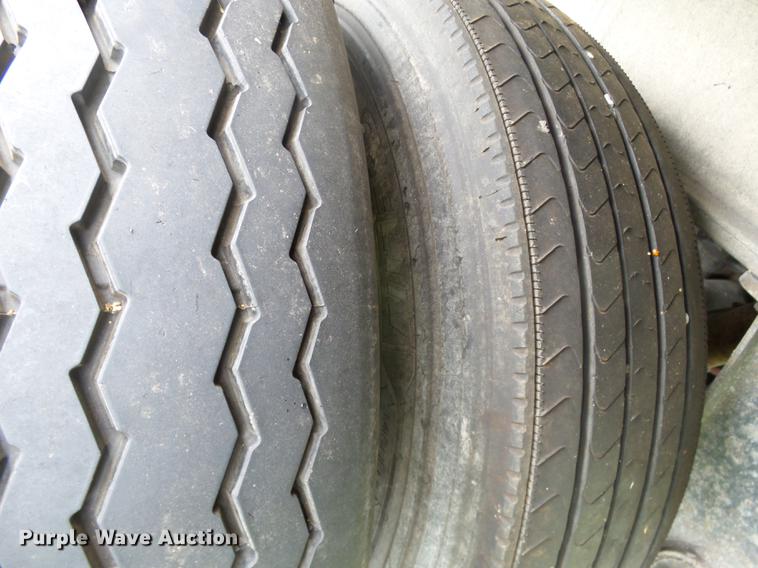 image for item DB7062 2005 East Gennis end dump trailer