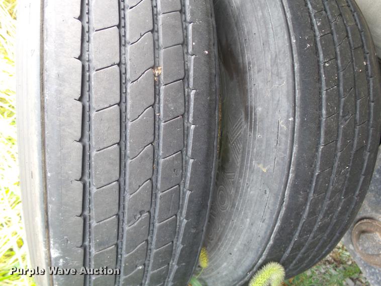 image for item DB7062 2005 East Gennis end dump trailer