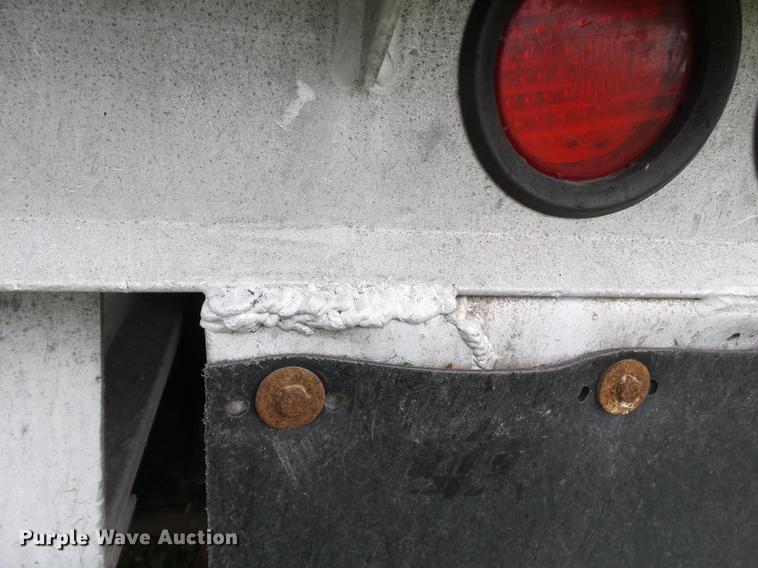 image for item DB7062 2005 East Gennis end dump trailer