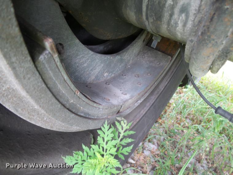 image for item DB7062 2005 East Gennis end dump trailer