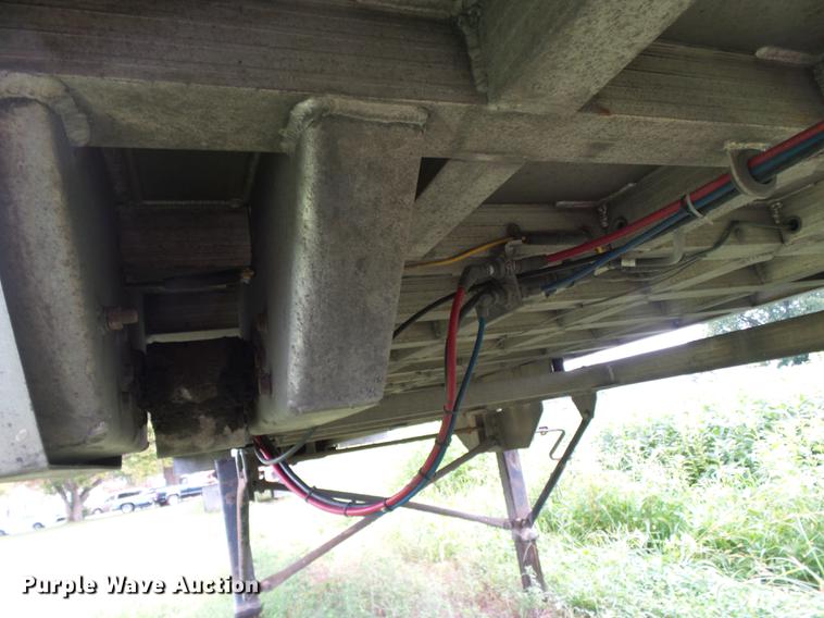 image for item DB7062 2005 East Gennis end dump trailer