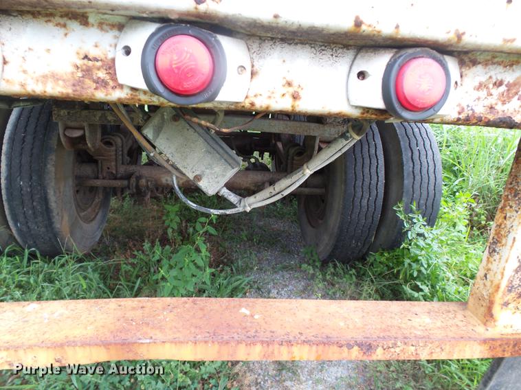 image for item DB7063 1983 Stoughton dry van trailer