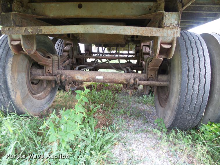 image for item DB7063 1983 Stoughton dry van trailer