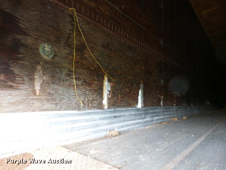 image for item DB7063 1983 Stoughton dry van trailer