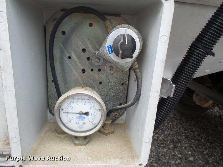 image for item DB7064 2008 Timpte double hopper grain trailer