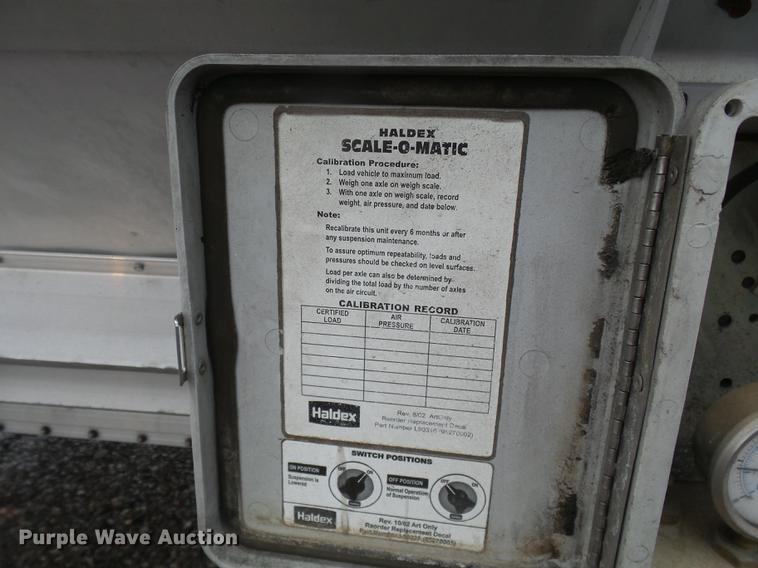 image for item DB7064 2008 Timpte double hopper grain trailer