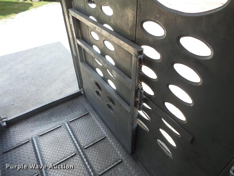 image for item DC4699 2005 Chaparral livestock