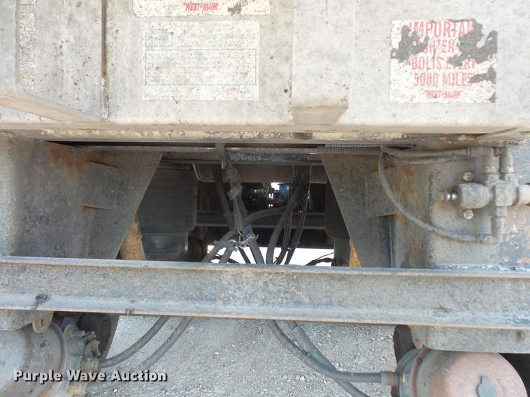 image for item DC4700 2006 West-Mark tank trailer