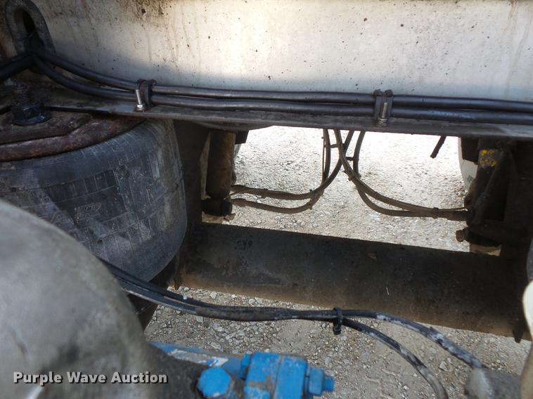 image for item DC4700 2006 West-Mark tank trailer