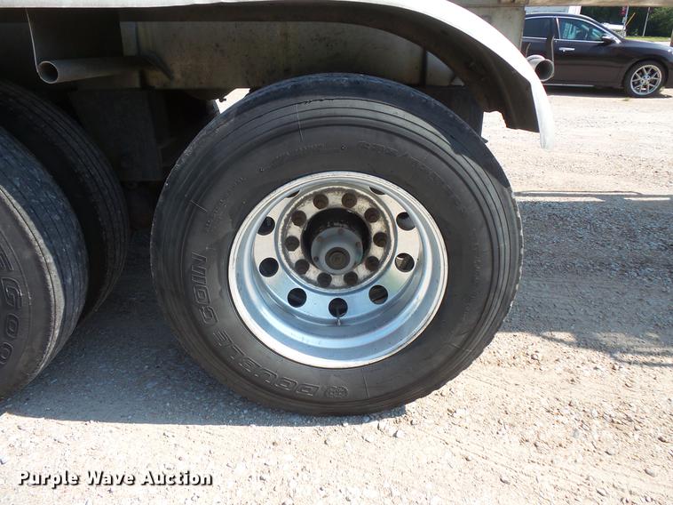 image for item DC4700 2006 West-Mark tank trailer