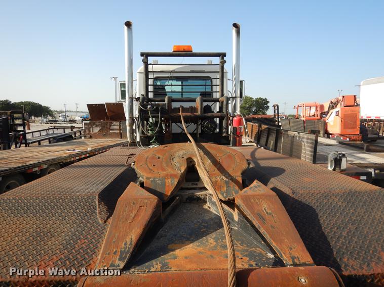 image for item DC5946 2001 Mack CH613 semi truck