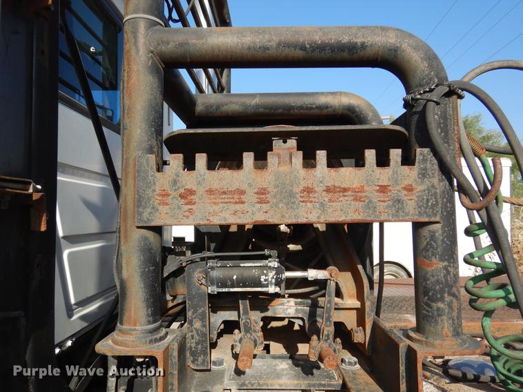 image for item DC5946 2001 Mack CH613 semi truck