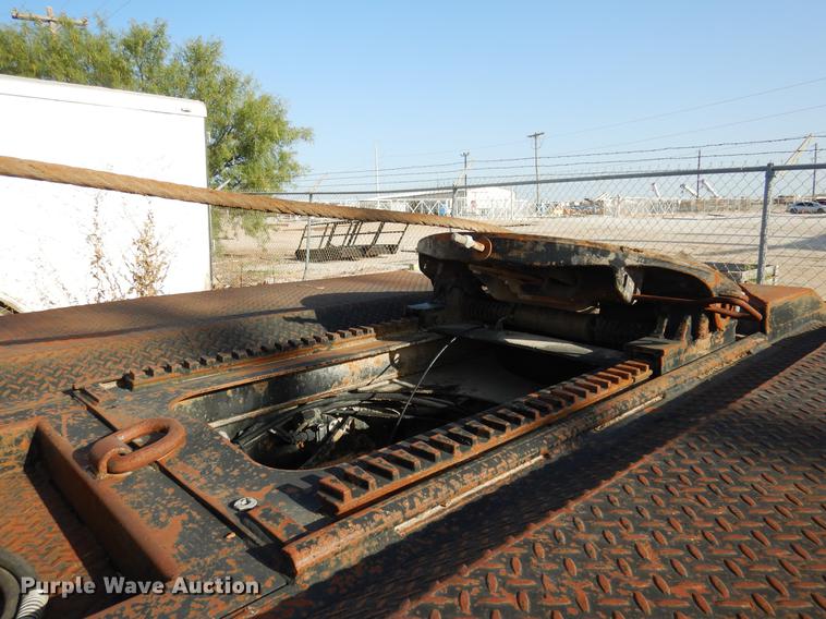 image for item DC5946 2001 Mack CH613 semi truck