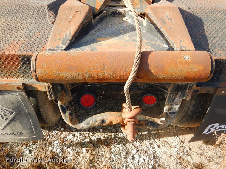 image for item DC5946 2001 Mack CH613 semi truck