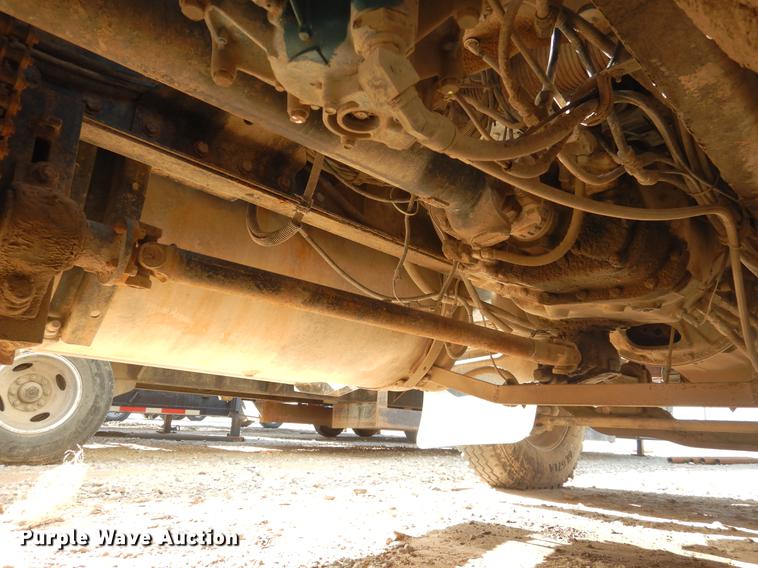 image for item DC5946 2001 Mack CH613 semi truck