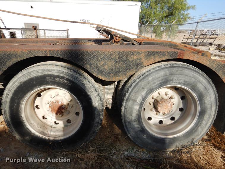 image for item DC5946 2001 Mack CH613 semi truck