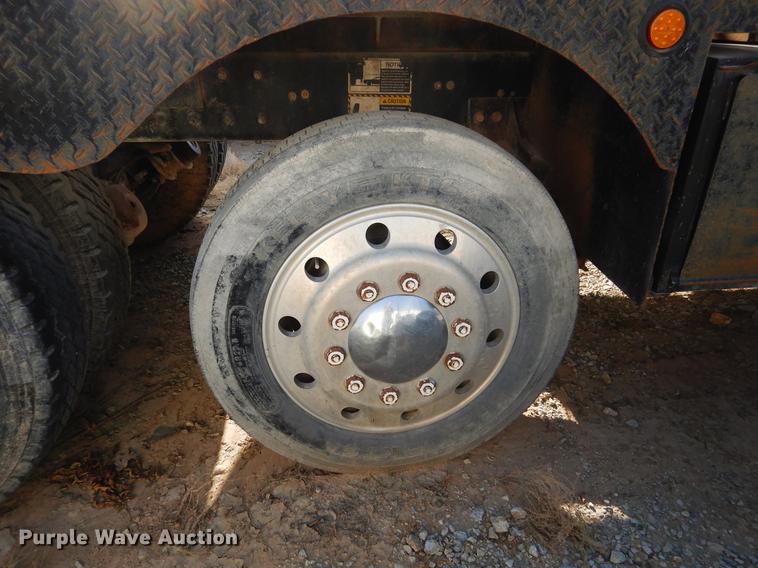 image for item DC5946 2001 Mack CH613 semi truck