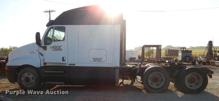 image for item DC5947 2006 Kenworth T2000 semi truck