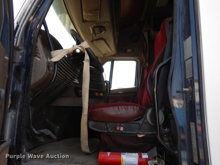 image for item DC5947 2006 Kenworth T2000 semi truck