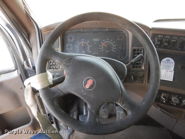 image for item DC5947 2006 Kenworth T2000 semi truck
