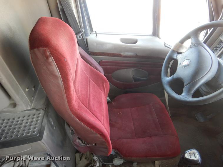 image for item DC5947 2006 Kenworth T2000 semi truck