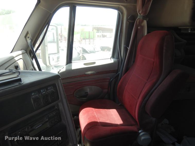 image for item DC5947 2006 Kenworth T2000 semi truck