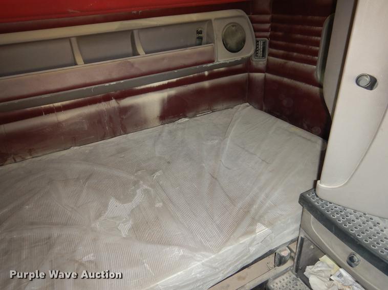 image for item DC5947 2006 Kenworth T2000 semi truck