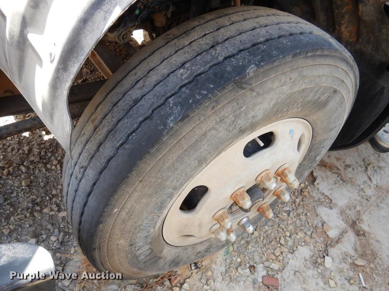 image for item DC5947 2006 Kenworth T2000 semi truck