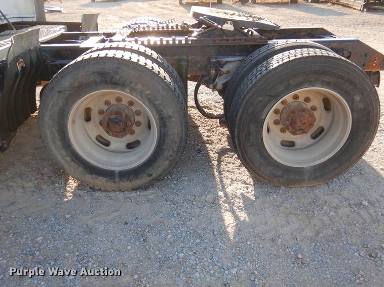 image for item DC5947 2006 Kenworth T2000 semi truck