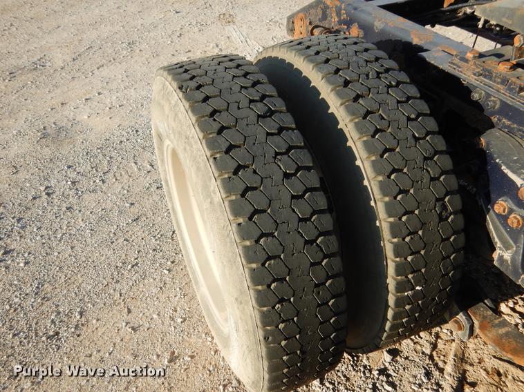 image for item DC5947 2006 Kenworth T2000 semi truck