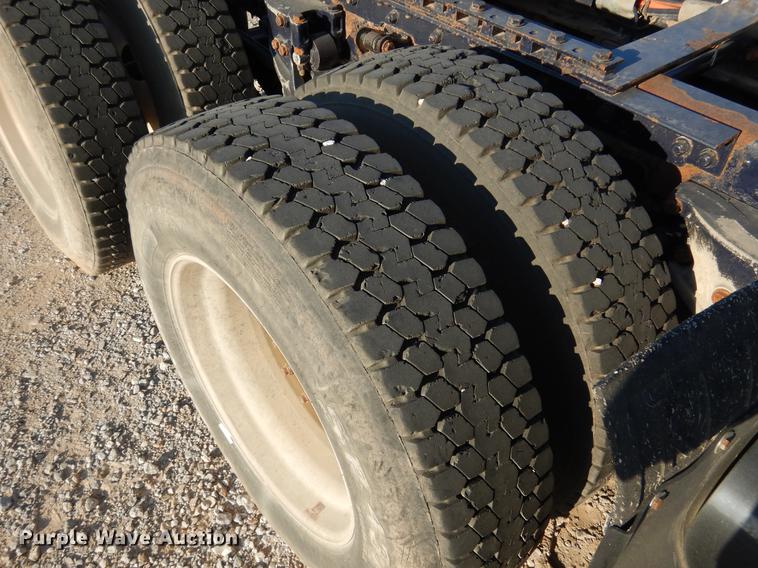 image for item DC5947 2006 Kenworth T2000 semi truck