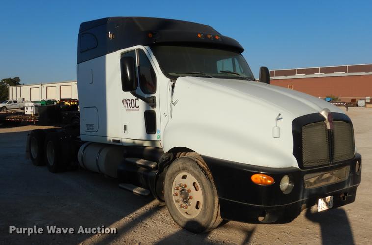 image for item DC5948 2005 Kenworth T2000 semi truck