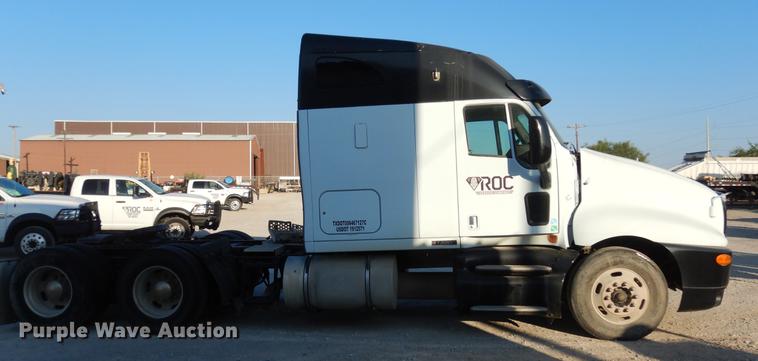 image for item DC5948 2005 Kenworth T2000 semi truck