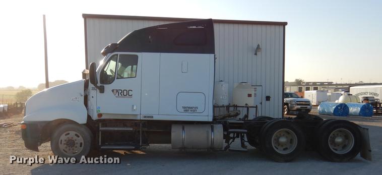 image for item DC5948 2005 Kenworth T2000 semi truck