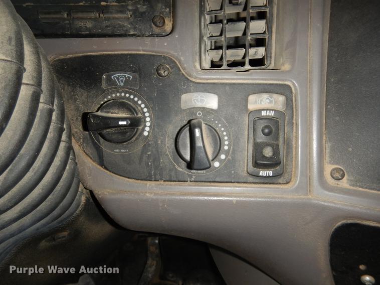 image for item DC5948 2005 Kenworth T2000 semi truck