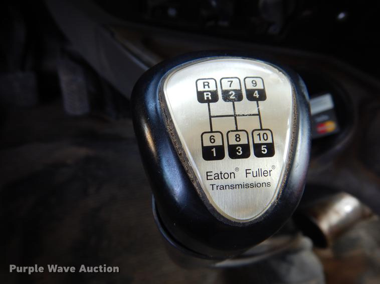 image for item DC5948 2005 Kenworth T2000 semi truck