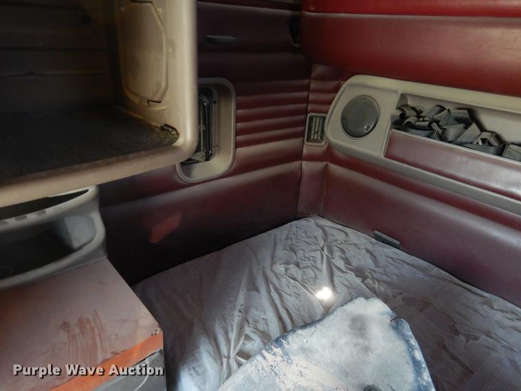 image for item DC5948 2005 Kenworth T2000 semi truck